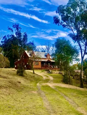 Loft Haven at Girraween Full house 1 bedroom with queen bed near National Parks - บูติค