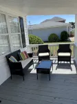 Cozy 2-Bedroom Cottage Near Triple S Marina - Wifi