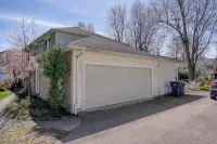 Luxurious, comfortable pool home in Buffalo, minutes from Niagara Falls - Boutique