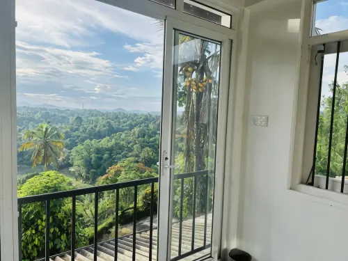 Breez Holiday Home - 2-Star