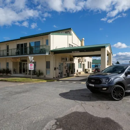 Heatherbrae Holiday Village