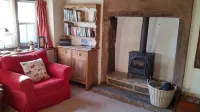 Cosy Cottage in the Beautiful Derbyshire Dales, Peak District - 3-Star