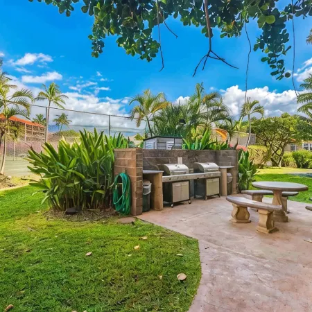 M.Vista Bldg. 2-Immaculate Updated Quiet Classy- across from Charley Young Beach