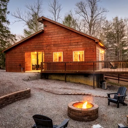 Romantic Cabarn w/ HotTub Lounge - Located on BSF!