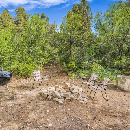 Zion Luxe Family Escape: HotTub, Games, Sleeps 14