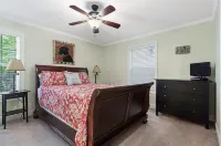 NEW OWNERS: Family Lakefront Retreat: huge dock/kayak/fish/fire pit/amenities - 4-Star