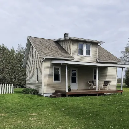 Egg Harbor Getaway. Close to it all: Town, beach, Fun Park etc pet friendly!