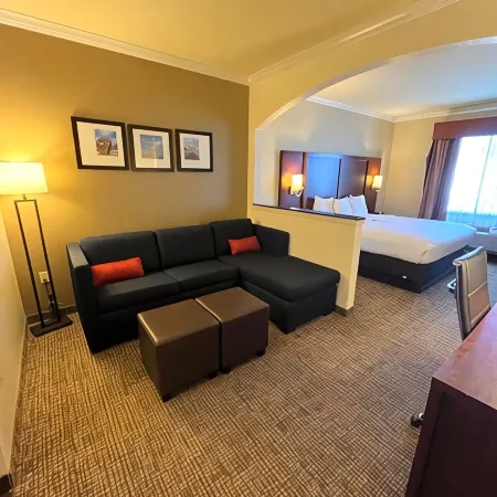 Comfort Suites Texas Ave