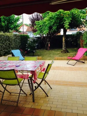 Newly renovated apartment/studio, garden level, quiet location, walking distance to beach and shops - 3星級