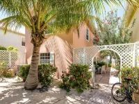Azure Breeze #4, Beachfront, White Sand, Bikes, Kayak, Snorkel Gear, Rum Point!! Hotel a North Side