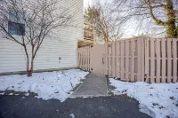 Cozy One-Bed Apartment in Heart of Herndon