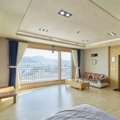 Starlight Arisu Pension Hotels near Sujongsa Temple