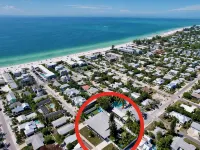 Newly renovated  Cozy Beach Cottage A1/2 of a duplex, 3min walk to beach Hotels in Holmes Beach