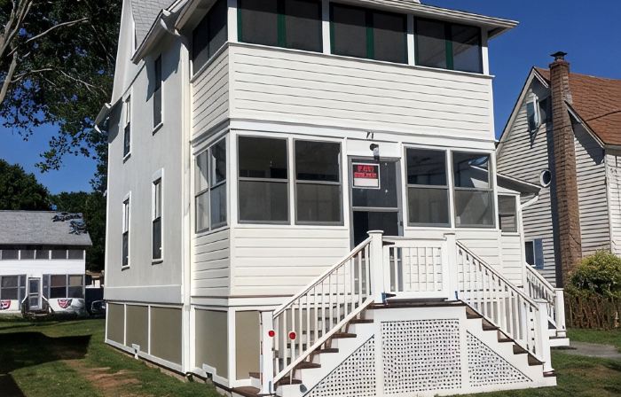 2 Mins/350 ft Walk to West Beach 4-Br Cottage in Westbrook, CT with Large Yard