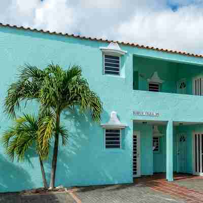 Spacious Oceanfront Villa, private beach and water access, accommodates 12 Hotel Exterior