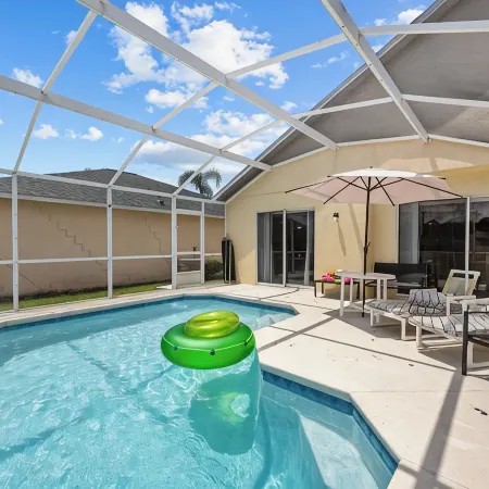 Peaceful home with Pool Dog friendly 4 Bedrooms 3 Bathrooms backyard view water.