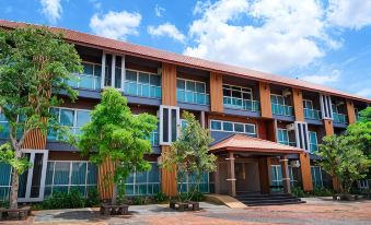 Avarin Resort