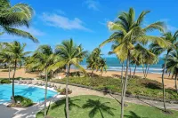 Beach Front Resort Villa ( 1 bedroom, sleeps 4) closest to hotel OV3 - Pools