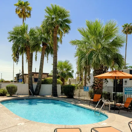 ~Villa Golden~ Centrally located, King Bed!