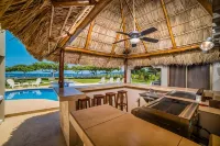 Amazing Beach Front Condo w/ Pool, Endless Beach, Flamingo/Potrero - 3つ星