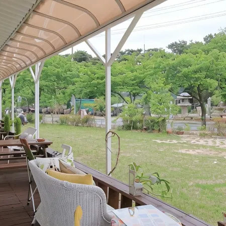 Gyeongju Pine Fragrance Pension Отели рядом с достопримечательностью «Станция Singyeongju»