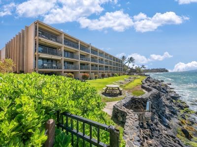 Kaleialoha 209 1 Bedroom Condo by RedAwning