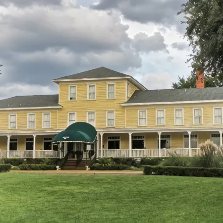 Lakeside Inn on Lake Dora