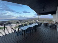 Stunning views 6-bedroom vacation home, with Private Beach Resort access. - 4 tähden