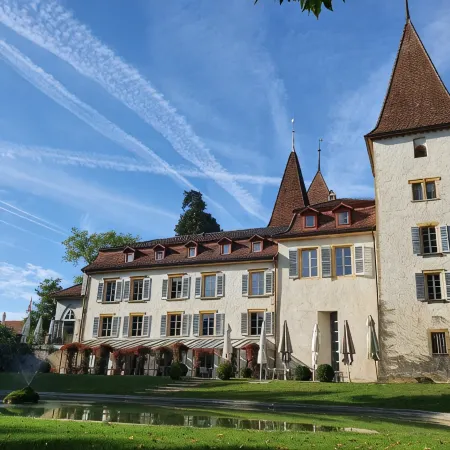 Schloss Münchenwiler Отели в г. Муртен