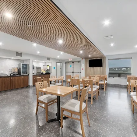 Home Inn and Suites Lloydminster