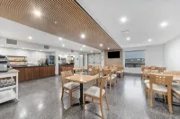 Home Inn and Suites Lloydminster - Pools