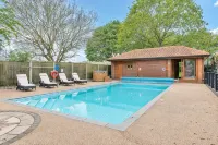 Luxury Spa House | Heated Pool | Spa Facilities - Villas