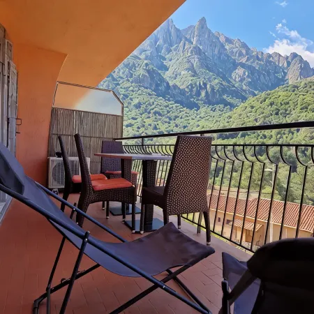 T2 sea & mountain view in the heart of the UNESCO-listed Gulf of Porto