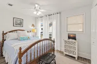 CapeSanBlas Bright, End Unit •Short Walk to Neighborhood Private Beach •2 Pools - 4-Star