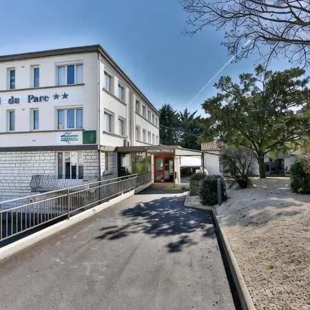 Brit Hôtel du Parc Niort Centre-Parking Gratuit