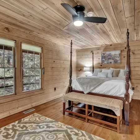 Church Farm cabin is a cozy cabin for an unforgettable stay in central Alabama Hotels in St. Clair County