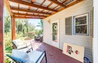 New-Winter of 1947 Cottage-Charming Home with a relaxing backyard. Sleeps 6 - Homestays