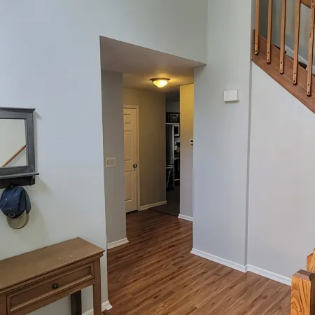 Charming 2 Bedroom 3 bathroom Townhouse, minutes from Saratoga Springs!