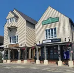 Staycations Maldon Suites - parking