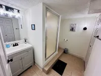 石屋度假屋*新近翻新*