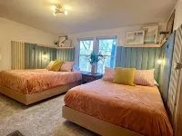 "Retro Retreat" Lakefront House Hotele w: Bracey
