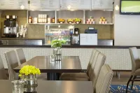 Courtyard Boston Natick - breakfast