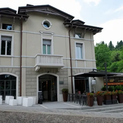 Fuori Porta House Hotels near The Cittadella