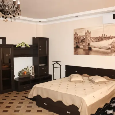 Hotel Mishel - ที่มีสระว่ายน้ำ
