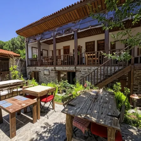 Birgi Hotel Saliha Hanim Tas Konak