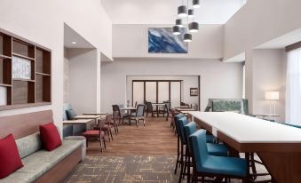 Hampton Inn & Suites by Hilton Kelowna Airport BC