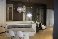 Pol & Grace Hotel