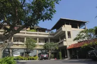 Hotel Catur Putra - Parkering