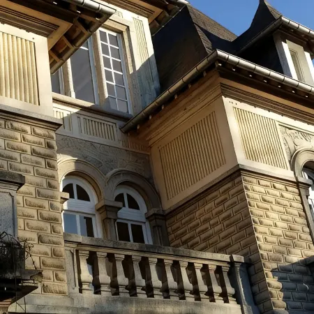 Le Castel Guesthouse