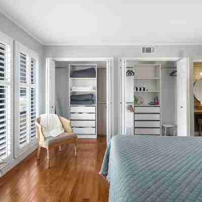 Renovated, Lakefront, Pinehurst #5, Ground Level, 2BR, 2BA, Pool, WiFi, Cable Rooms